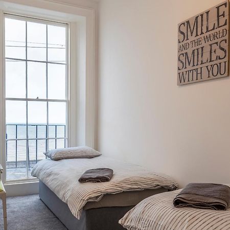 Seaside Serenity: Stylish Sea View Apartments In Herne Bay Eksteriør billede
