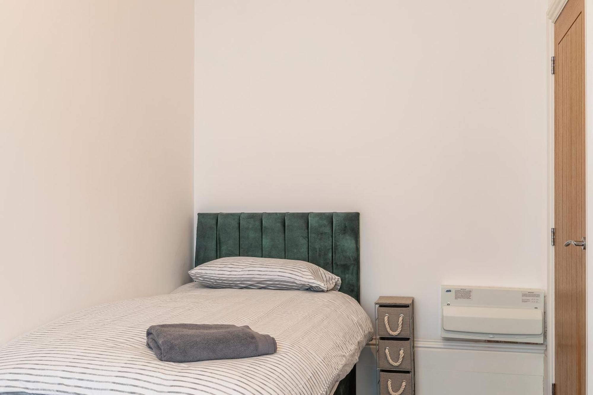 Seaside Serenity: Stylish Sea View Apartments In Herne Bay Eksteriør billede