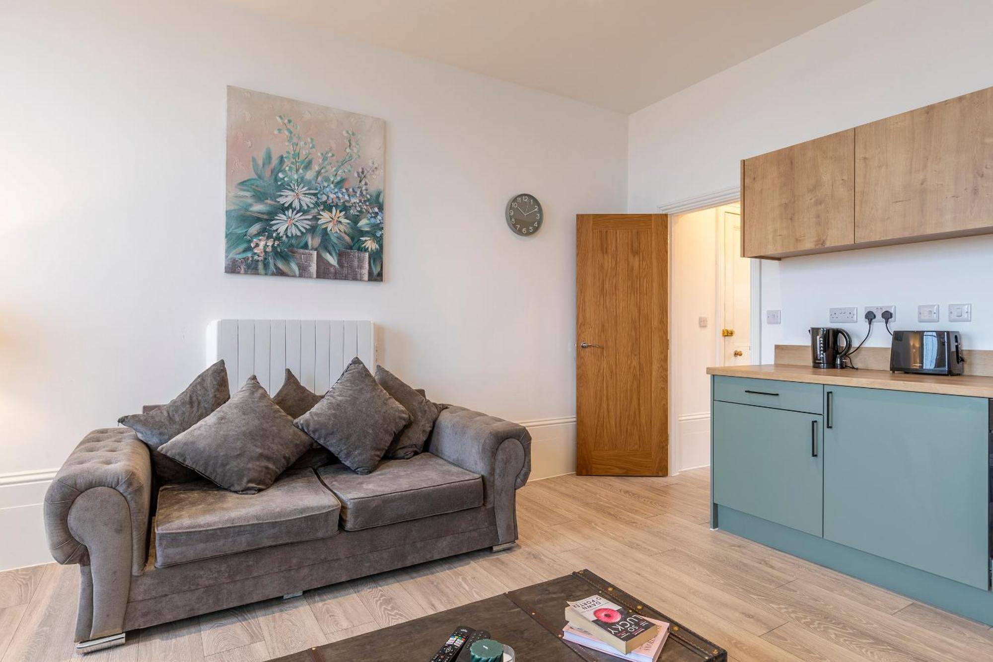 Seaside Serenity: Stylish Sea View Apartments In Herne Bay Eksteriør billede